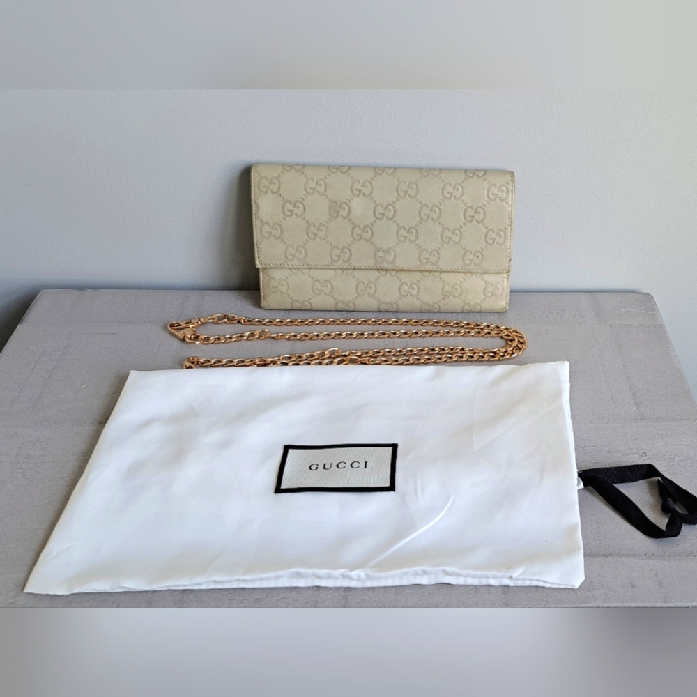 Gucci Trifold Guccisimo Wallet w/chain and Dustbag